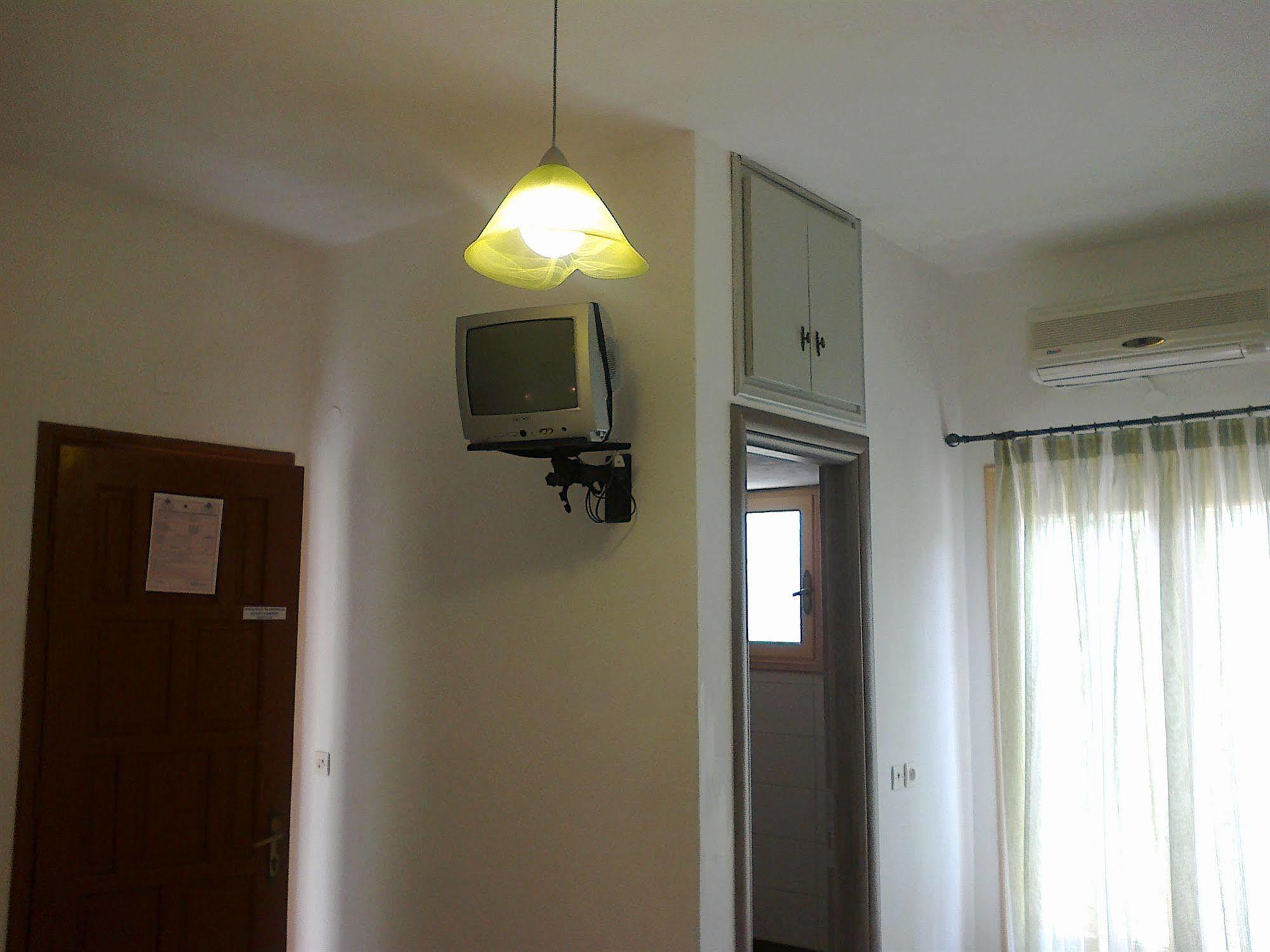 Vassilis Studios Anaxos Bagian luar foto